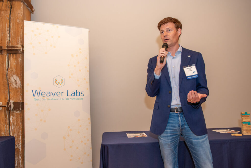 Marten Hillen of Weaver Labs pitches at the BREW Showcase.